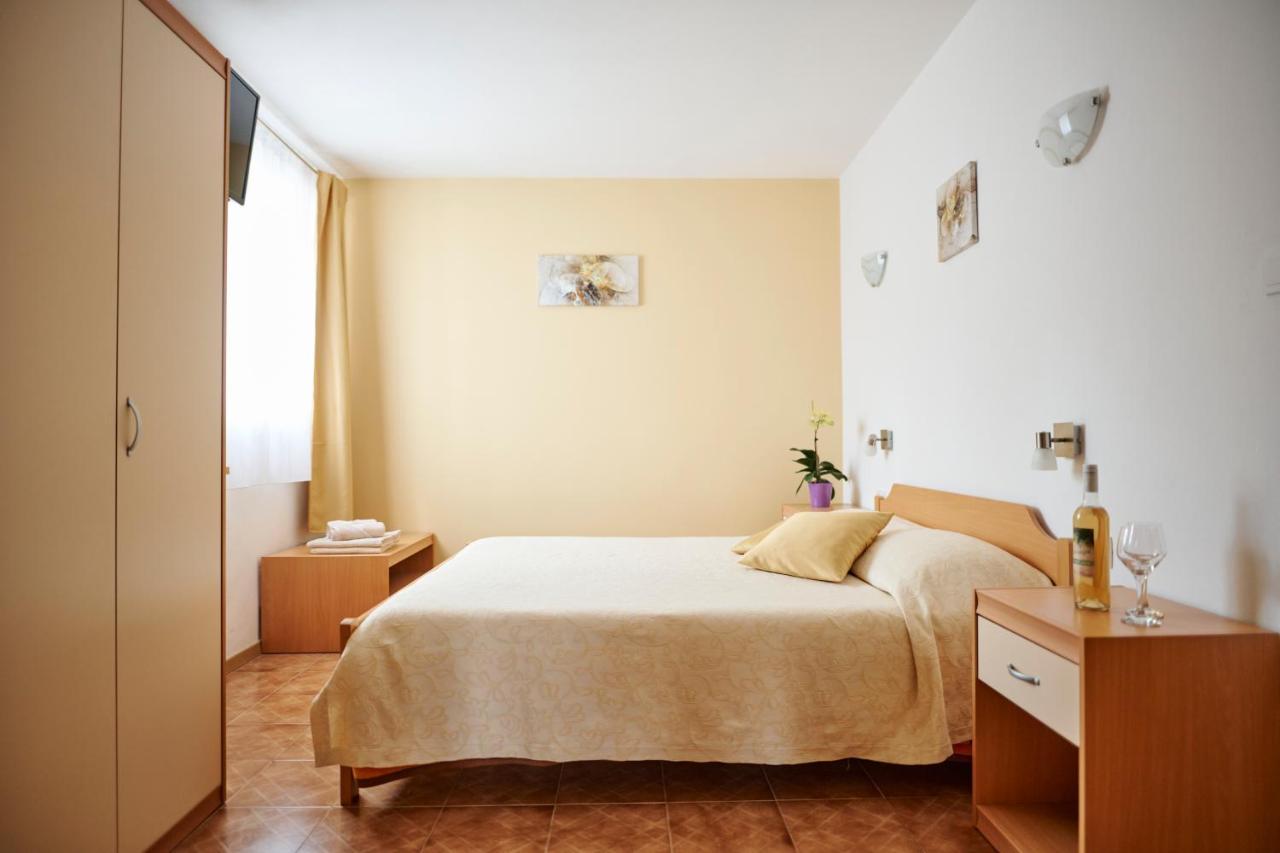 Guesthouse Villa Galovic Brseč Eksteriør billede